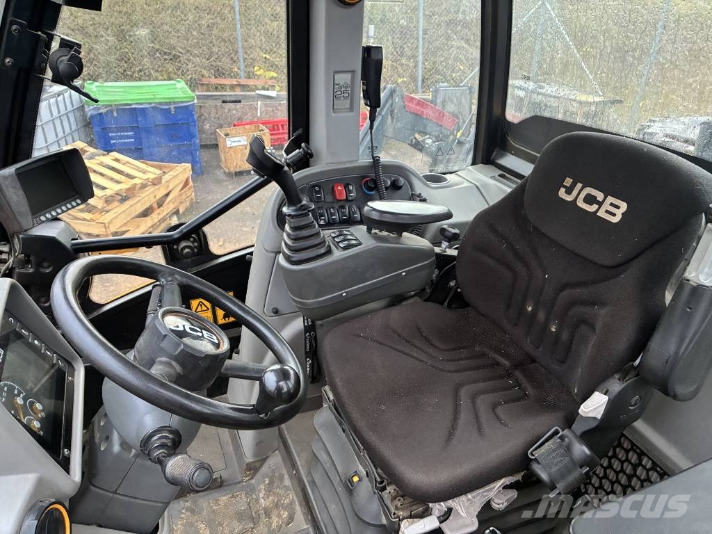 JCB TM 320 Maatalouskurottajat