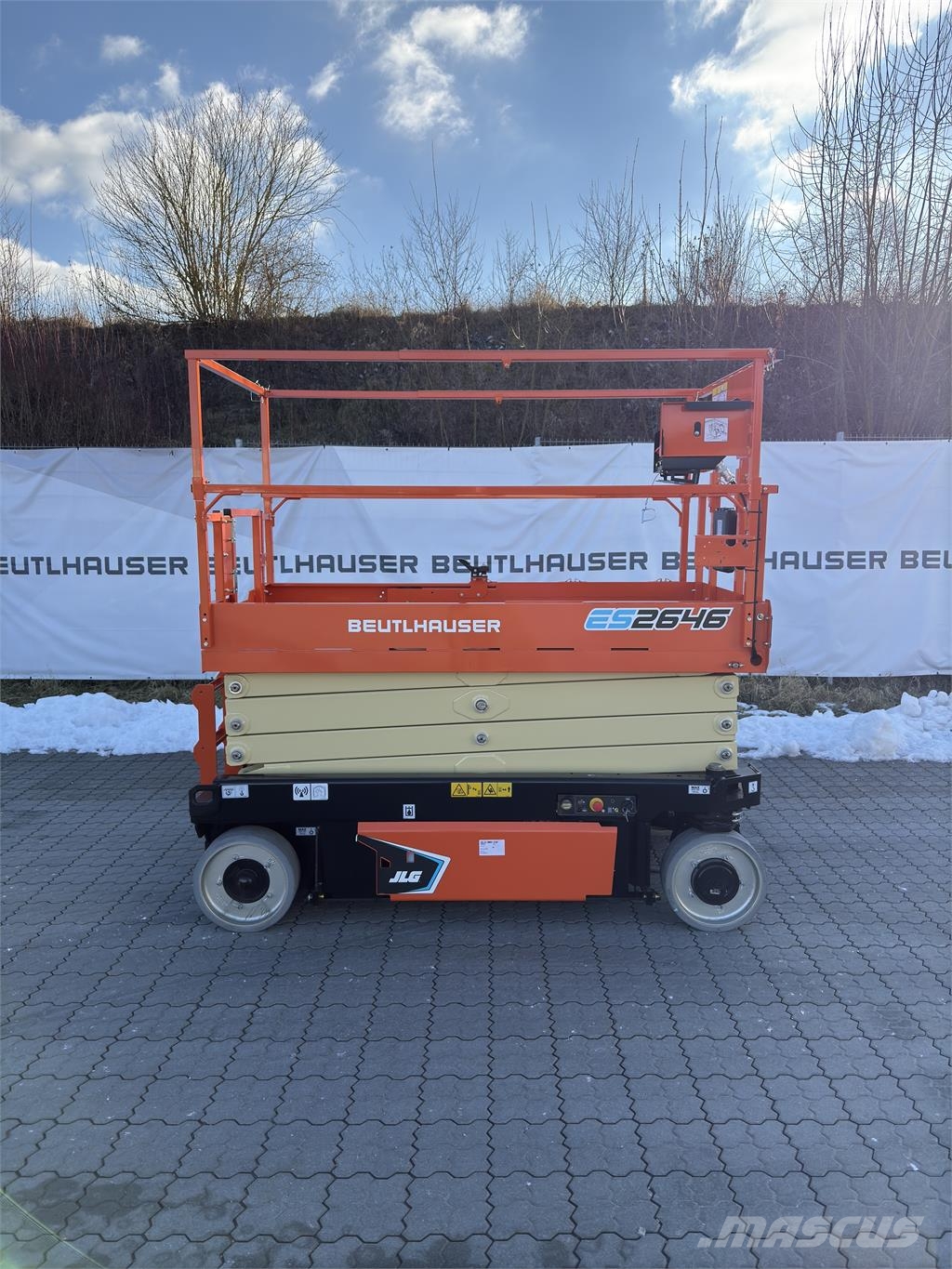 JLG ES2646 Saksilavat