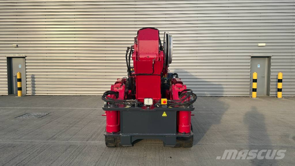 Unic URW-706-2 小型起重機