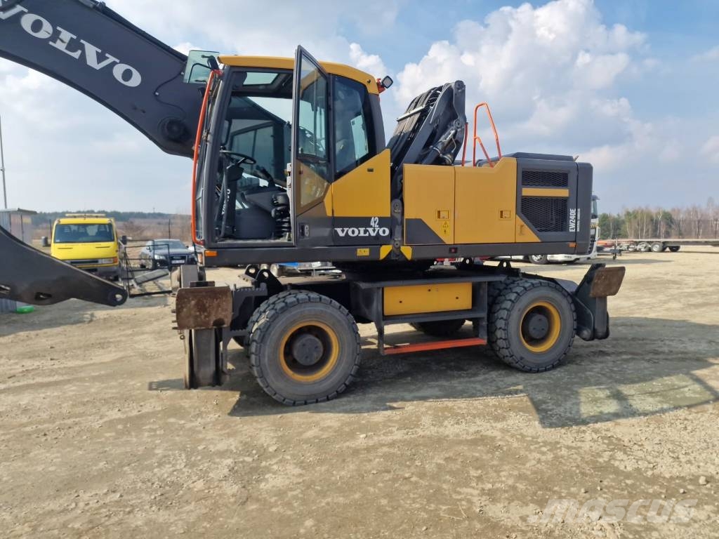 Volvo EW240E wheeled excavator Колесни екскаватори