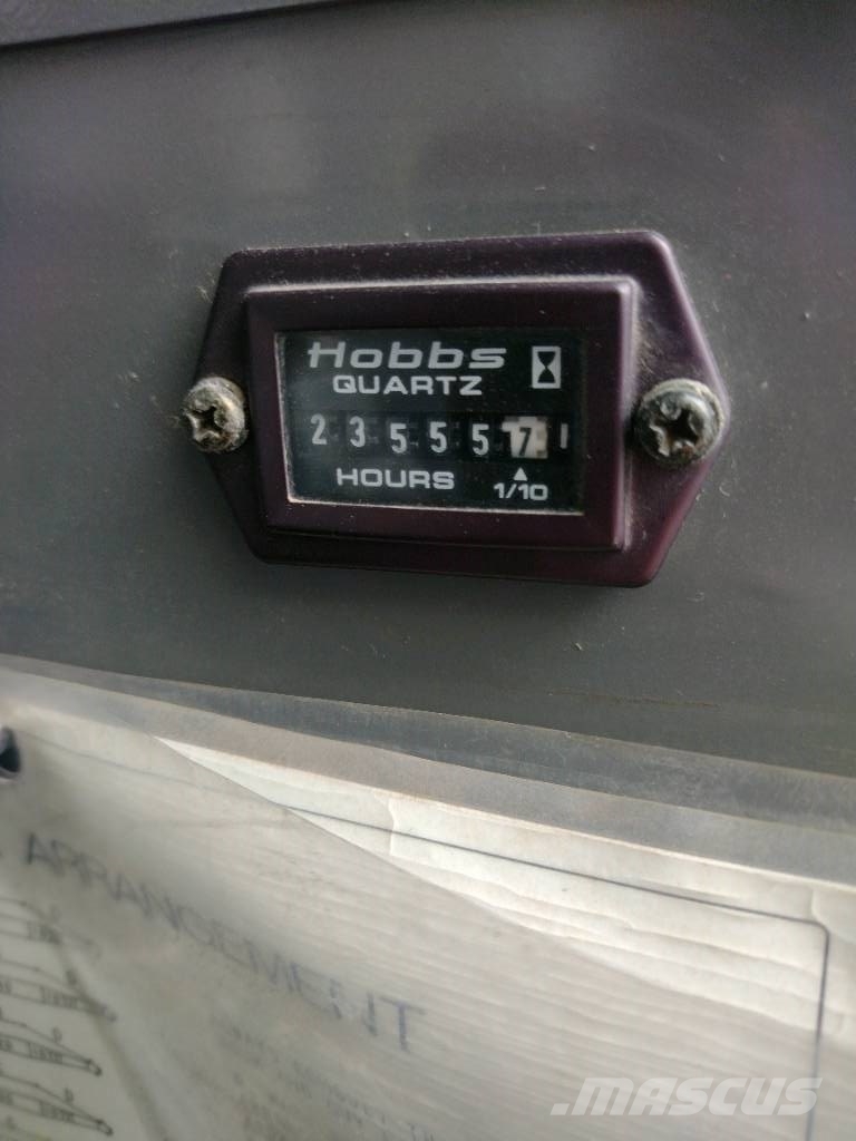 Kobelco cke1350-1F 履帶式起重機