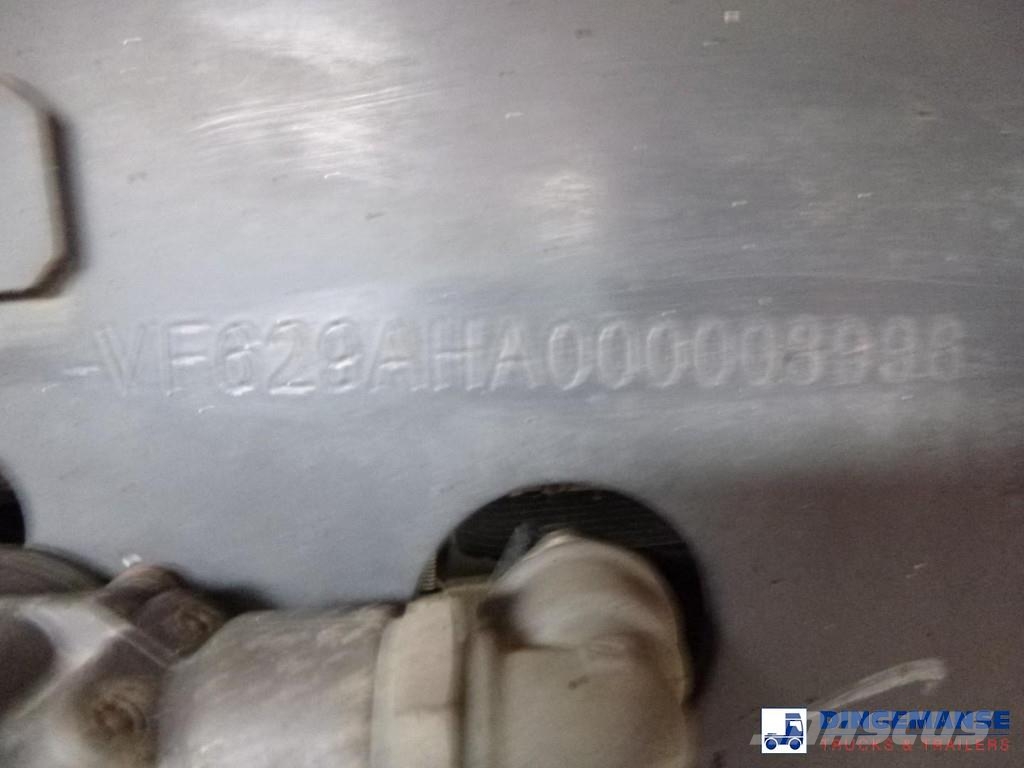 Renault Premium 270 dxi 4x2 fuel tank 13.3 m3 / 4 comp Tankwagen
