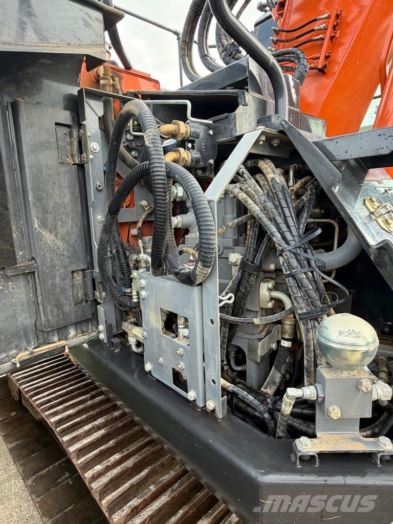 Hitachi ZX 135 US Roomikekskavaatorid