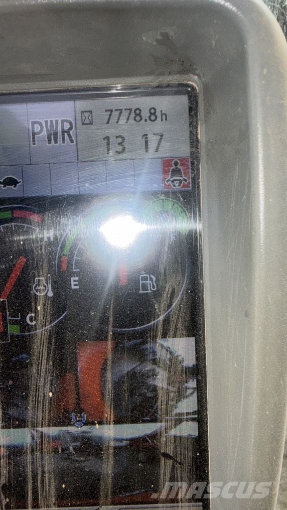 Hitachi ZX 135 US Roomikekskavaatorid