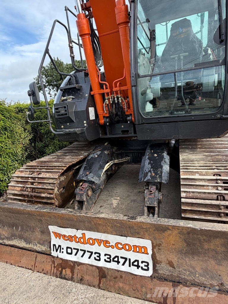 Hitachi ZX 135 US Roomikekskavaatorid