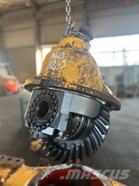 Volvo A 40 DIFFERENTIAL 軸