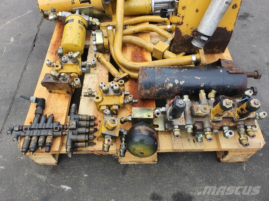 CAT 330 C ROZDZIELACZ HYDRAULICZNY Гідравліка