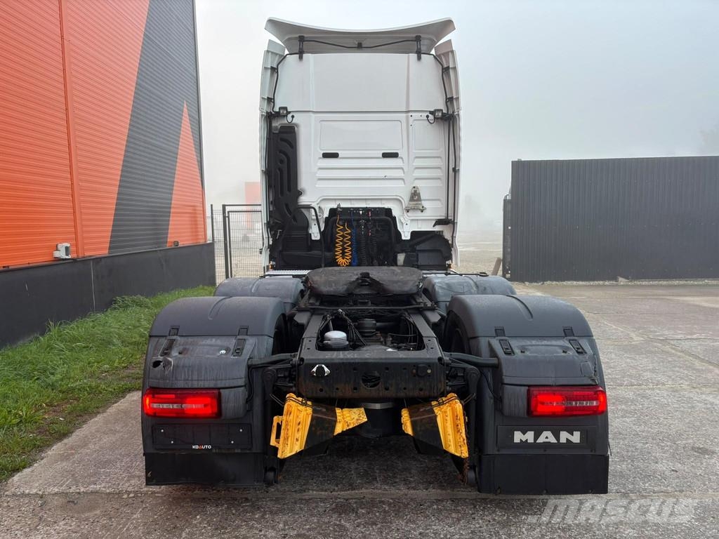 MAN TGX 28.500 6x2 XXL CAB / INTARDER / DOUBLE BOGIE وحدات الجر