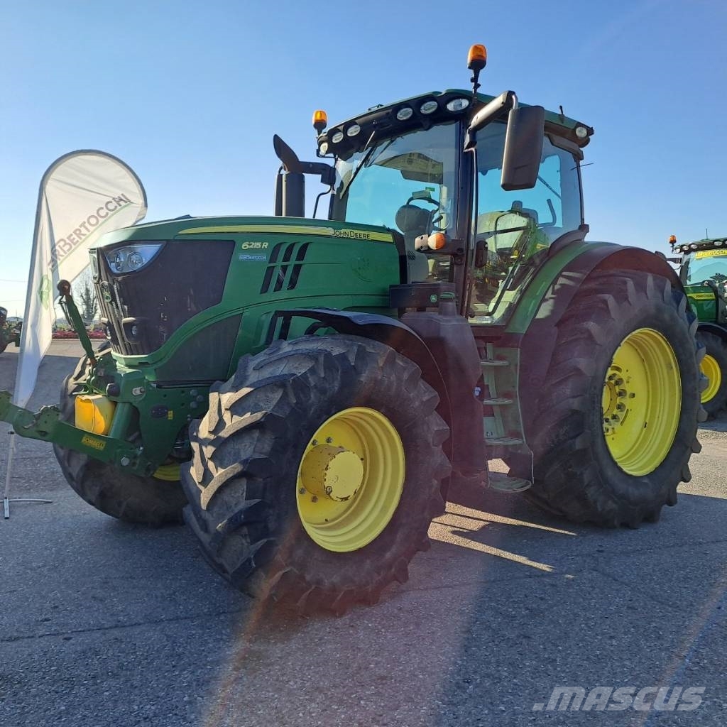 John Deere 6215 R AutoPower الجرارات