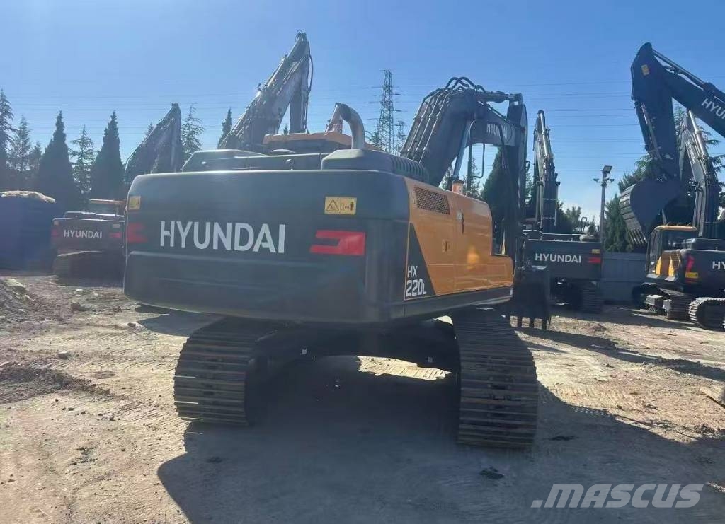 Hyundai HX 220 HD Kāpurķēžu ekskavatori