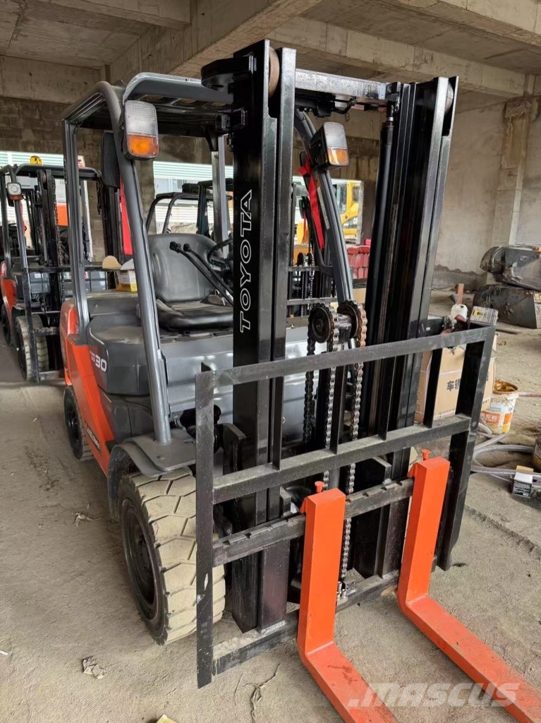 Toyota 7FD 30 8FD30  6FD30 Diesel forklifts