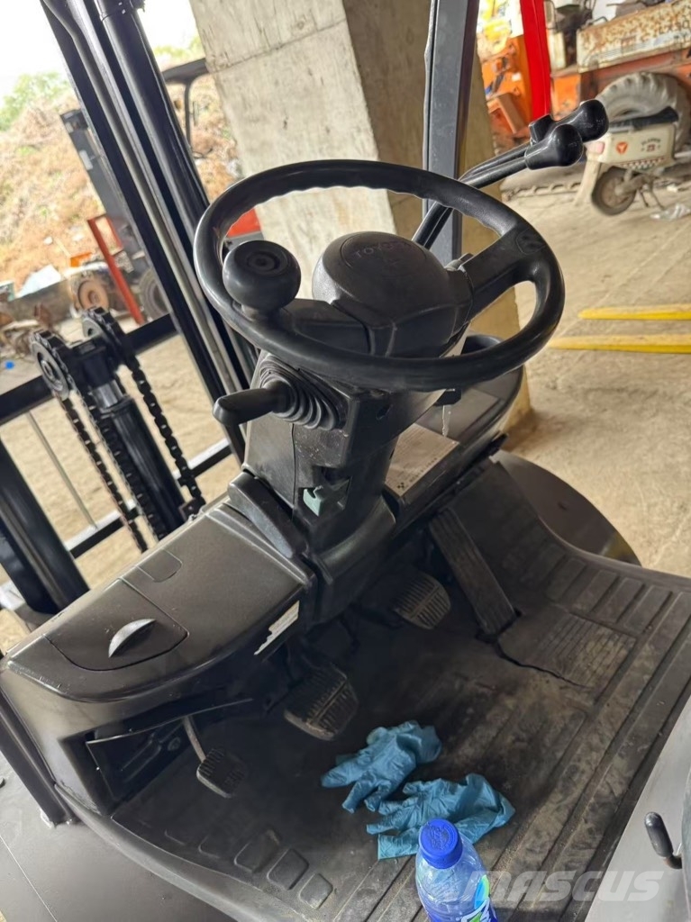 Toyota 7FD 30 8FD30  6FD30 Diesel forklifts