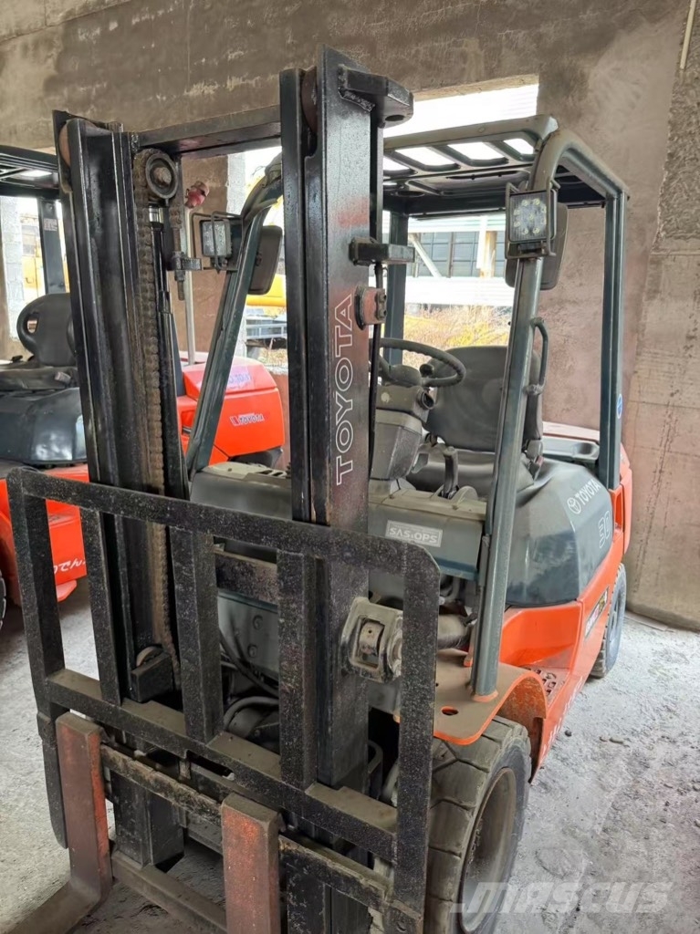 Toyota 7FD 30 8FD30  6FD30 Diesel forklifts