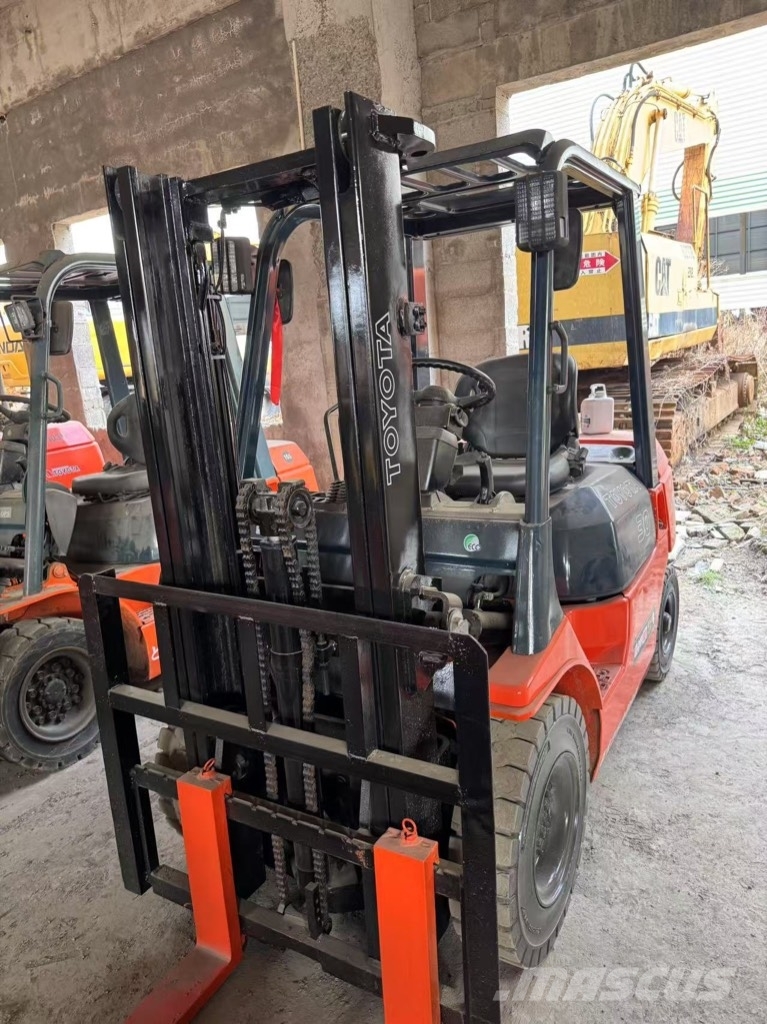 Toyota 7FD 30 8FD30  6FD30 Diesel forklifts