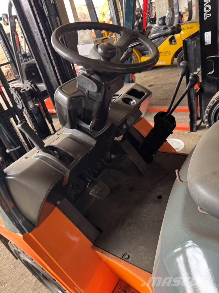 Toyota 7FD 30 8FD30  6FD30 Diesel forklifts