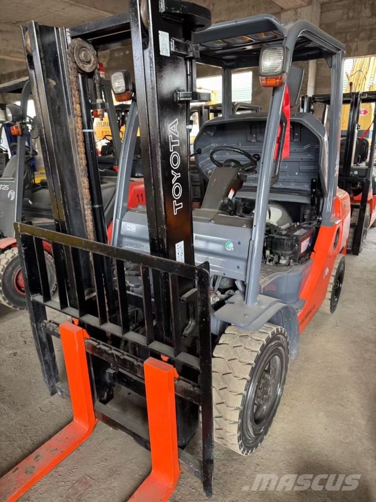 Toyota 7FD 30 8FD30  6FD30 Diesel forklifts