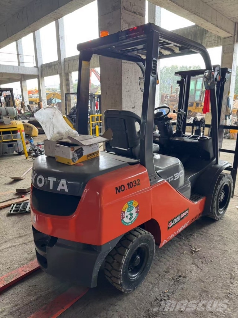 Toyota 7FD 30 8FD30  6FD30 Diesel forklifts