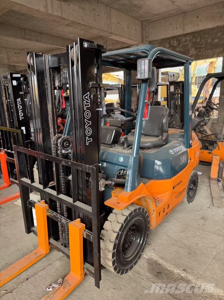 Toyota 7FD 30 8FD30  6FD30 Diesel forklifts