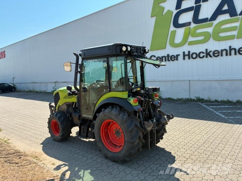 CLAAS NEXOS 240 S Stage V Tractoren