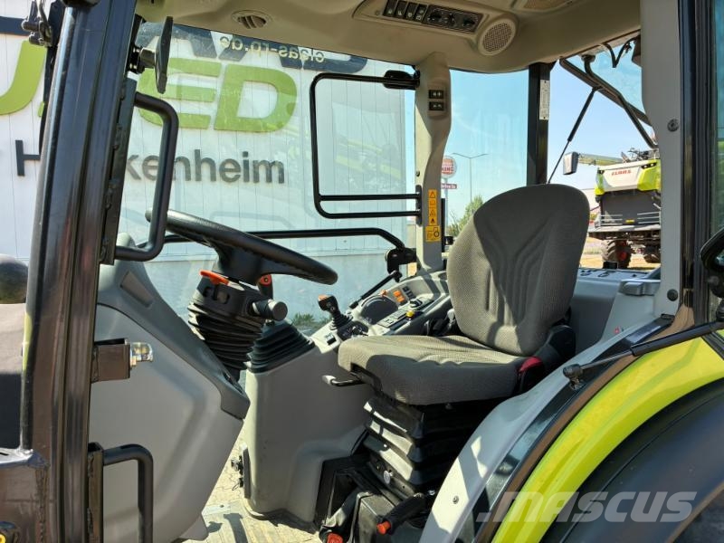 CLAAS NEXOS 240 S Stage V Tractoren