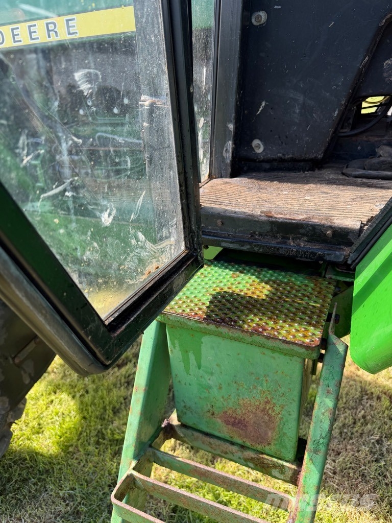 John Deere 3130 الجرارات