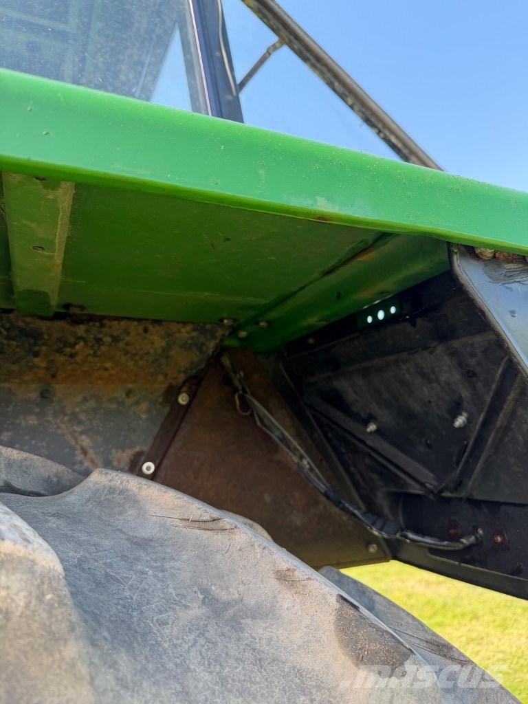 John Deere 3130 الجرارات