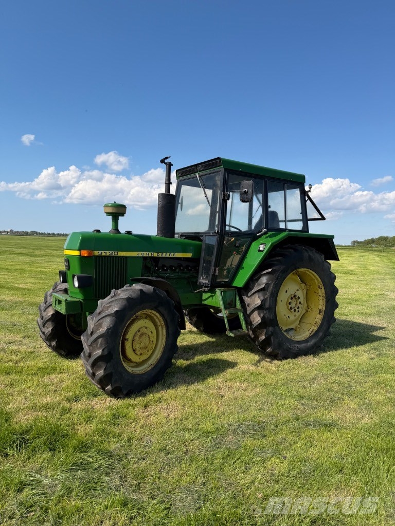 John Deere 3130 الجرارات
