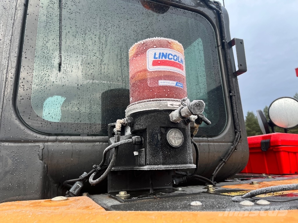 CASE CX 85 D / Engcon, Kauha, Rasvari Средни екскаватори 7т - 12т