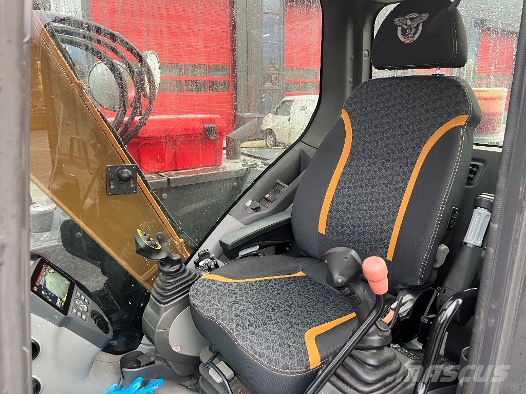 CASE CX 85 D / Engcon, Kauha, Rasvari Средни екскаватори 7т - 12т