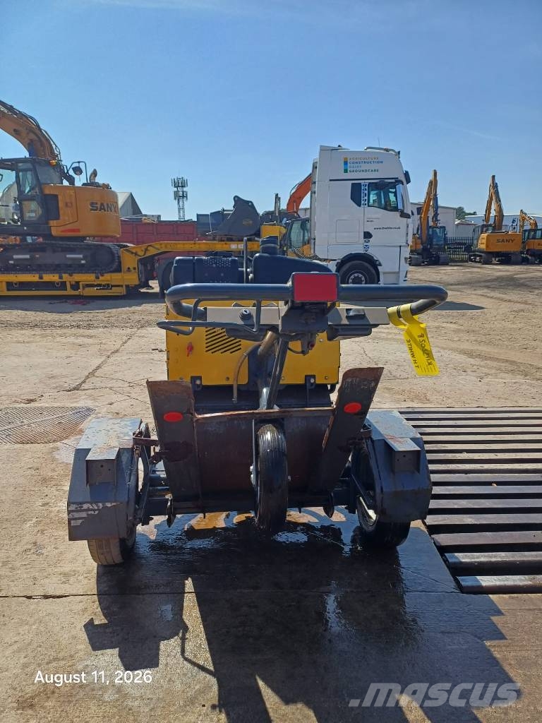 Mecalac MBR71 Roller & Trailer Еднобарабанни ролки