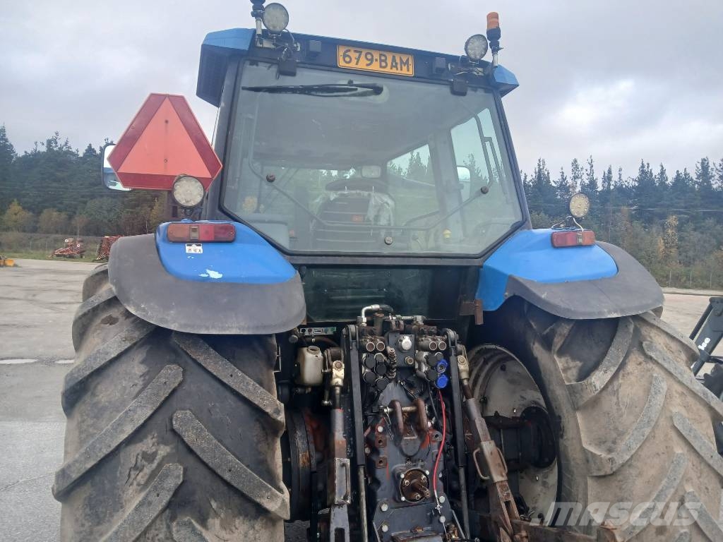 New Holland 8360 RC Traktoren
