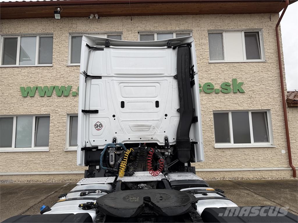 Mercedes-Benz Actros VIN 680 曳引機組件