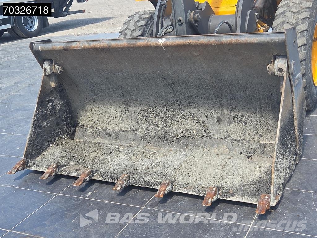 Volvo L30 G لوادر بعجل
