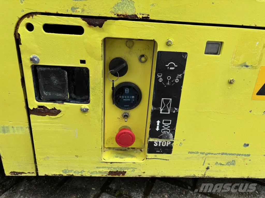 Genie GS 1932 RESERVED/RESERVIERT/GERESERVEERD Škaraste platforme