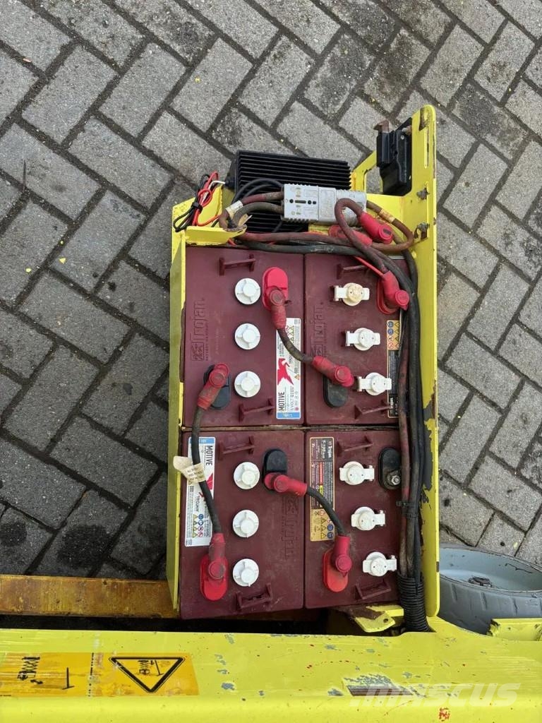 Genie GS 1932 RESERVED/RESERVIERT/GERESERVEERD Škaraste platforme