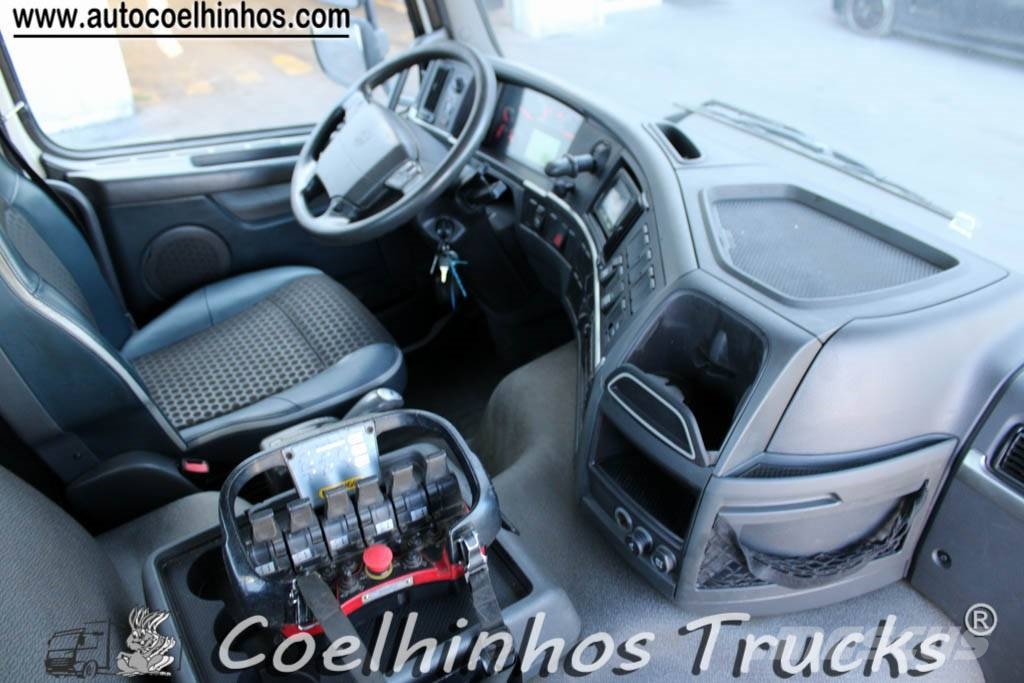 Volvo FMX 410 + PK 18002 EHD Camiones de cama baja