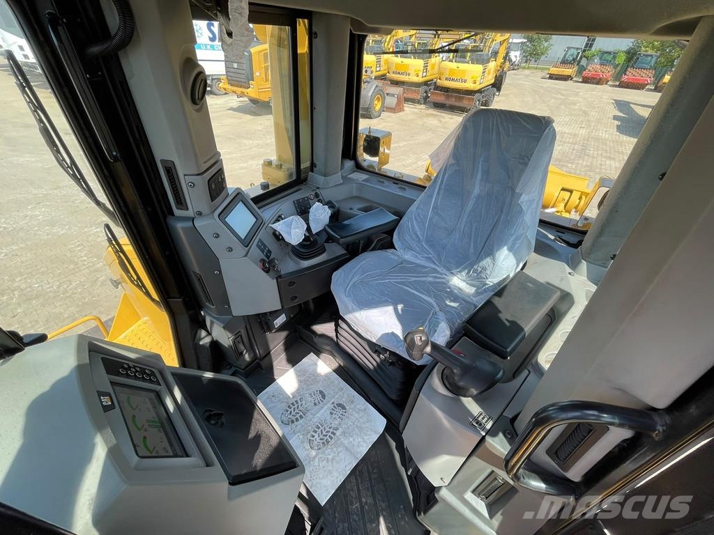 CAT D8T - CE / EPA بلدوزرات مجنزرة