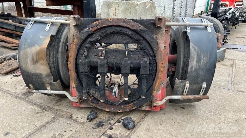 SAF assen 3x met draaikrans / 9 ton 轴