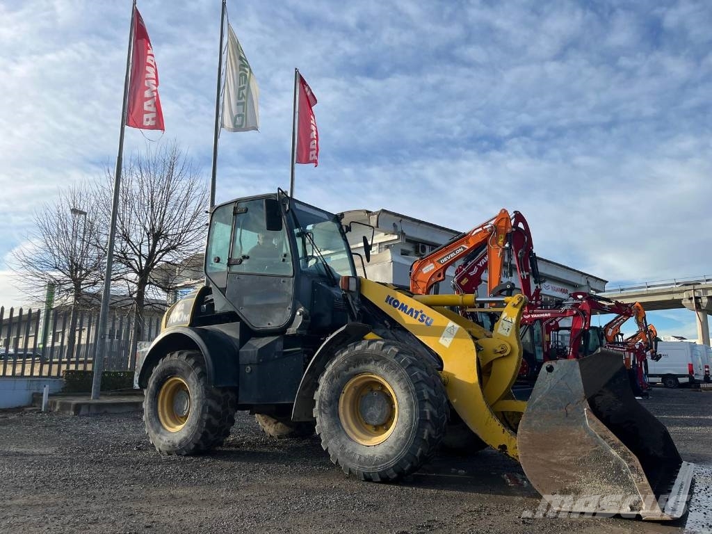 Komatsu WA 100 M Rataslaadurid