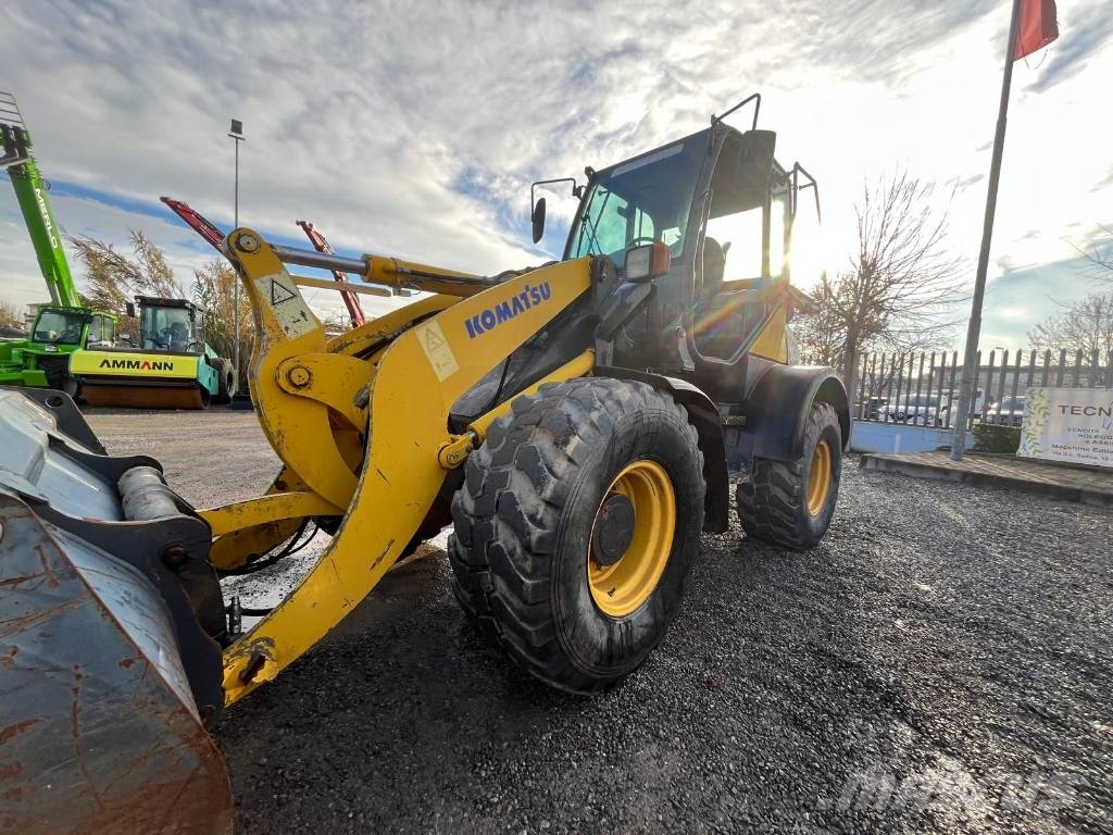 Komatsu WA 100 M Rataslaadurid