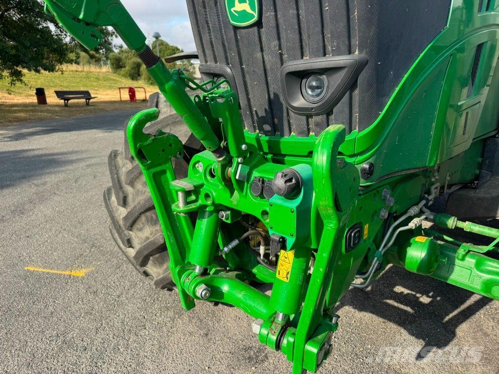 John Deere 6R 195 トラクター