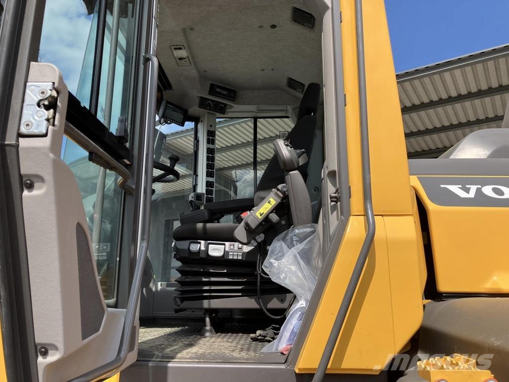 Volvo L110H 輪胎式裝載機