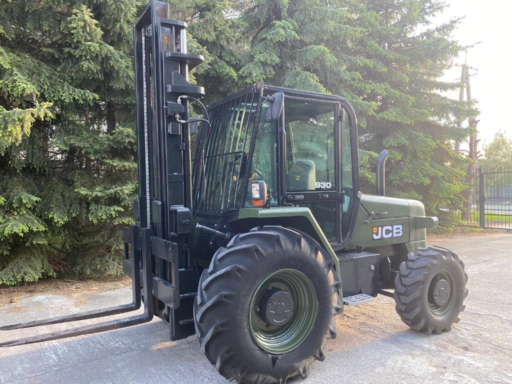 JCB 930 شاحنات الطرق الوعرة