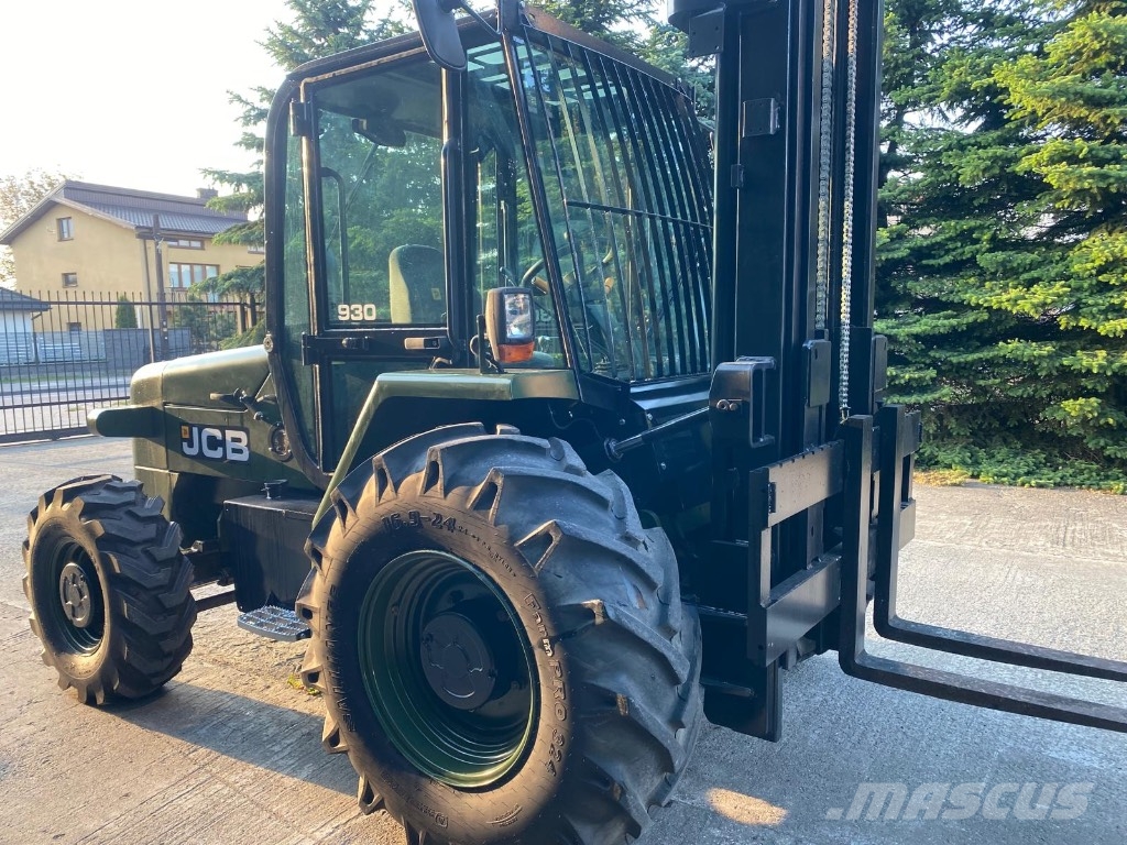 JCB 930 شاحنات الطرق الوعرة