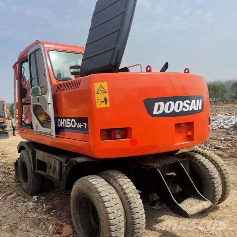 Doosan DH 150 W-7 Ekskavatori uz riteņiem