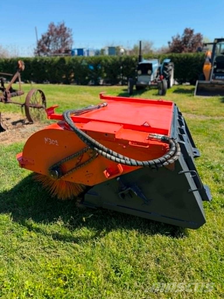 Bobcat 415 LITER 370KG Sweepers