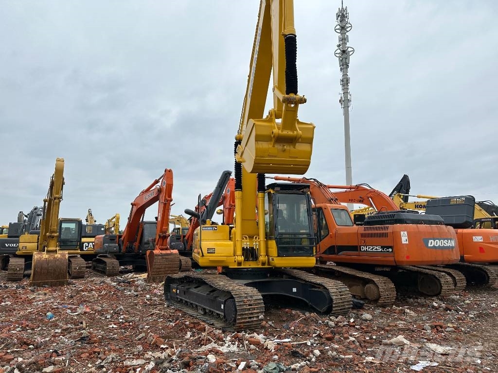 Komatsu PC 220-8M Εκσκαφείς με ερπύστριες
