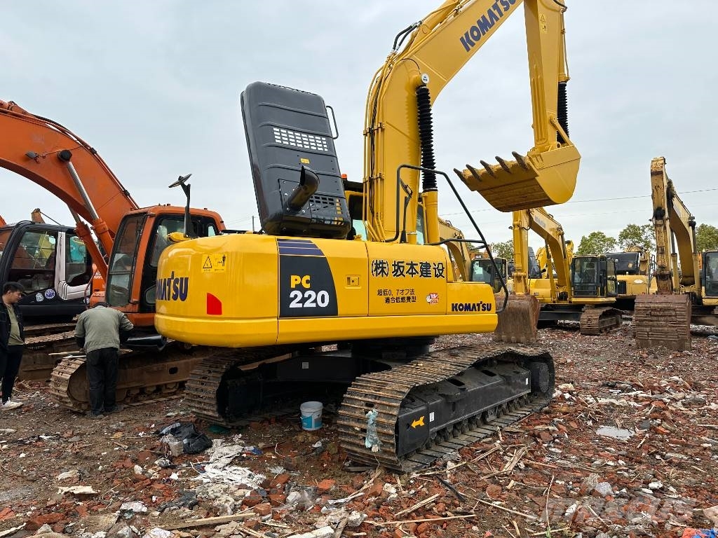 Komatsu PC 220-8M Εκσκαφείς με ερπύστριες
