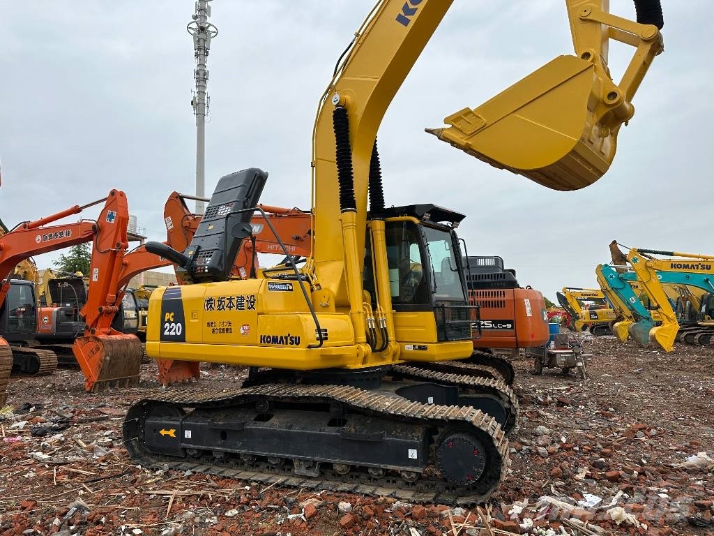 Komatsu PC 220-8M Εκσκαφείς με ερπύστριες