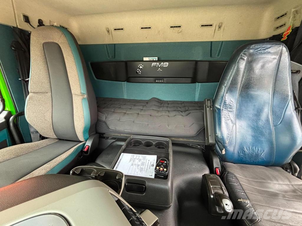 Volvo FM 370 6x2*4 RETARDER / SUPRA 850 / BOX L=7469 mm Camiones con temperatura controlada